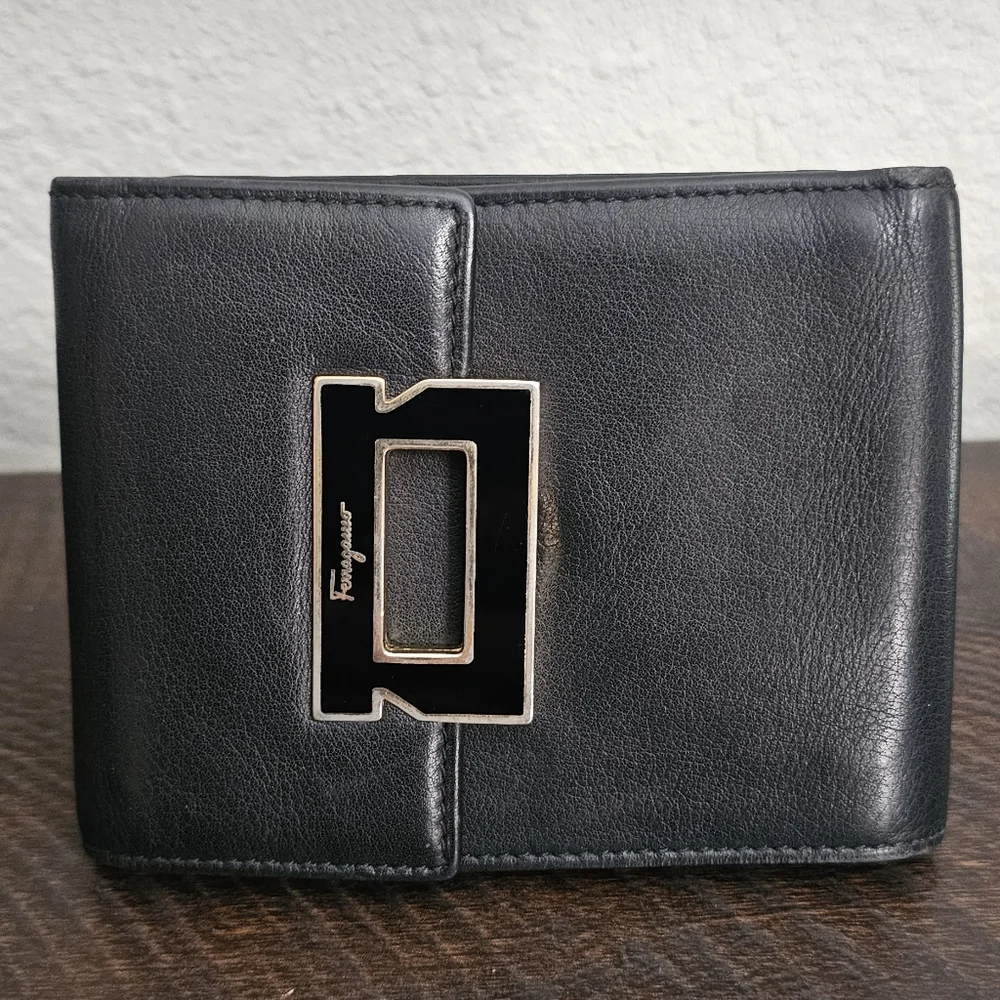 Ferragamo mens wallet